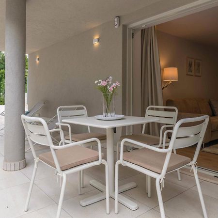 Nice Apartment In Plomin With Jacuzzi Екстериор снимка