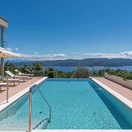 Nice Apartment In Plomin With Jacuzzi Екстериор снимка